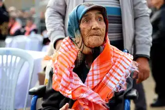 95 Yaşındaki Hatice Nine, Deve Güreşlerini İzledi