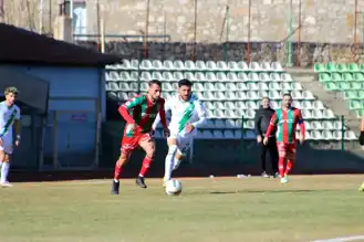 Karşıyaka, Bulvarspor'u Yenip Zirveye Yaklaşmak İstiyor
