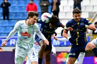 Kasımpaşa, Rizespor'u 3-2 Yendi! Burak Yılmaz Kırmızı Kart Gördü