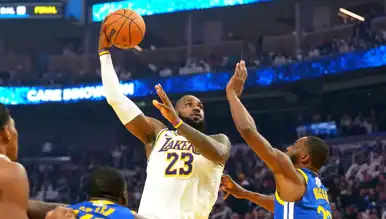 Lakers, Son Saniyede Warriors'ı Yendi!