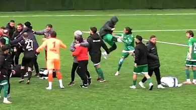 Rize'de Amatör Maçta Kavga: Spora Yakışmayan Görüntüler