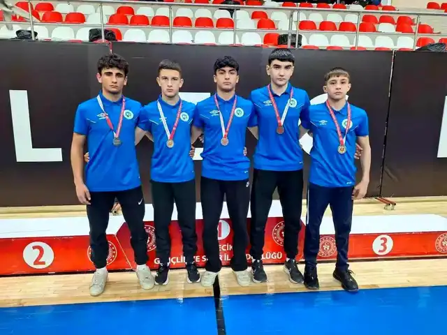 Düzce Belediyesi Güreş Kulübü Bilecik'te Şampiyon!