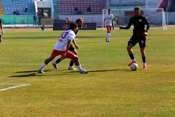 Isparta 32 Spor - Altınordu: 1-1 Beraberlik!