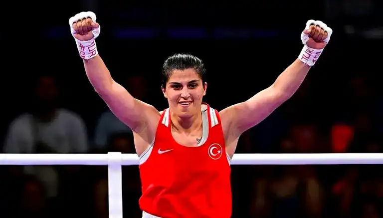 Busenaz Sürmeneli Dünya Boks Şampiyonu Oldu!