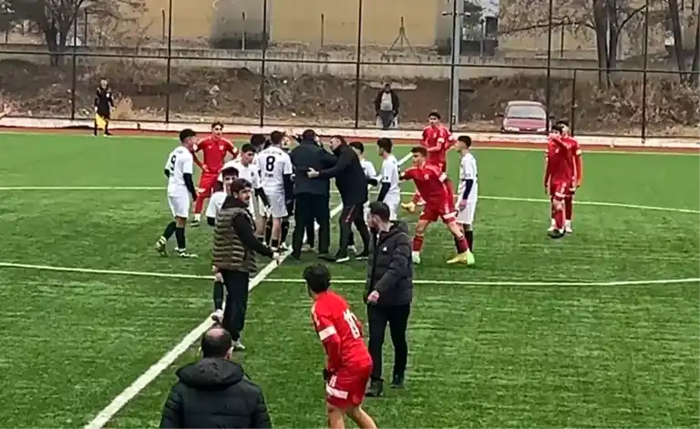 Sivas'ta U16 Maçı Gerginlikle Sonuçlandı