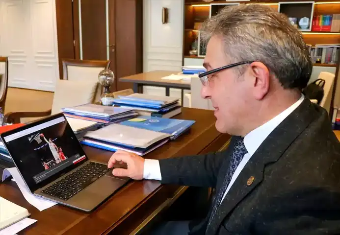DEÜ Rektörü Yılın Kareleri'ni Seçti